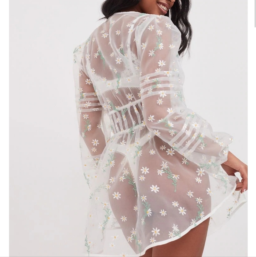 🔥Host Pick🔥Lia Robe For Love and Lemons for Victoria Secret - Picture 4 of 12